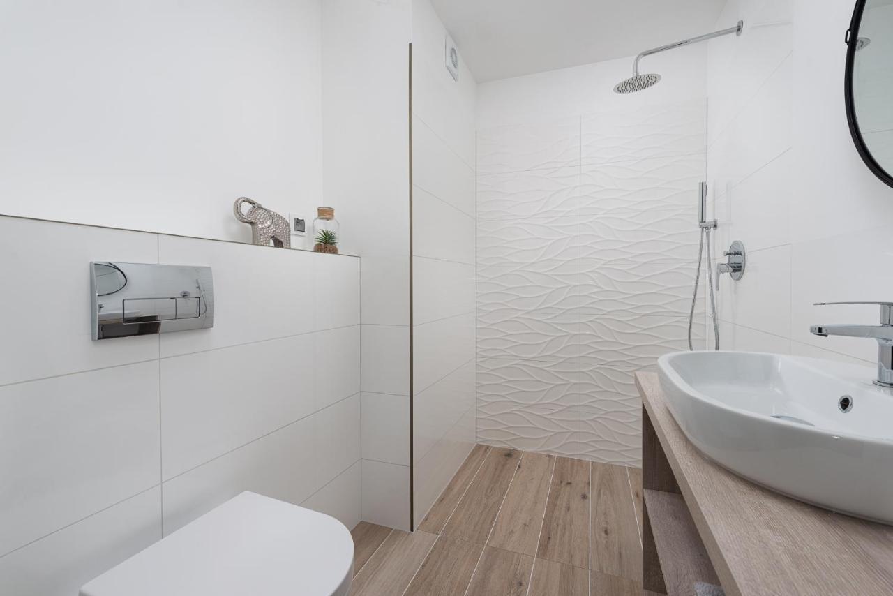 Roza Baltyku - Apartamenty I Pokoje A Dębki Eksteriør billede